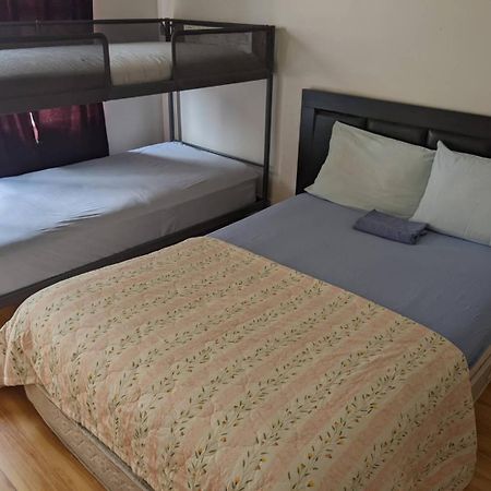 Vancouver Backpacker House - 10 Min Walk To Metrotown Skytrain Station Burnaby Bagian luar foto