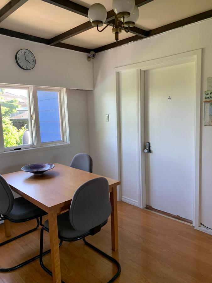 Vancouver Backpacker House - 10 Min Walk To Metrotown Skytrain Station Burnaby Bagian luar foto