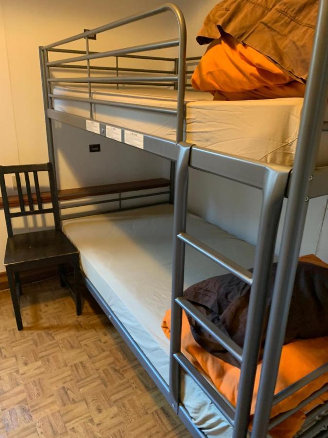Vancouver Backpacker House - 10 Min Walk To Metrotown Skytrain Station Burnaby Bagian luar foto