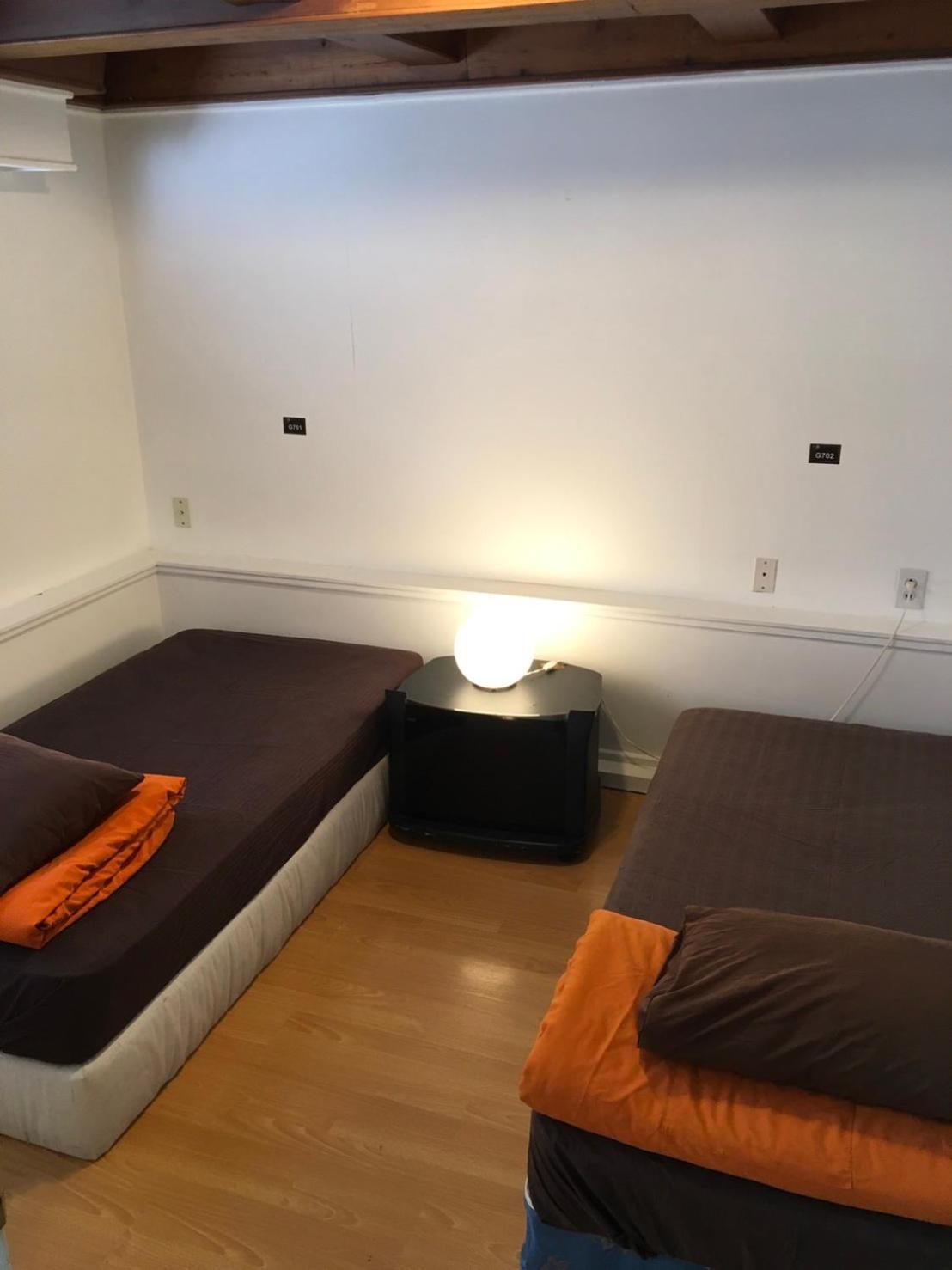 Vancouver Backpacker House - 10 Min Walk To Metrotown Skytrain Station Burnaby Bagian luar foto