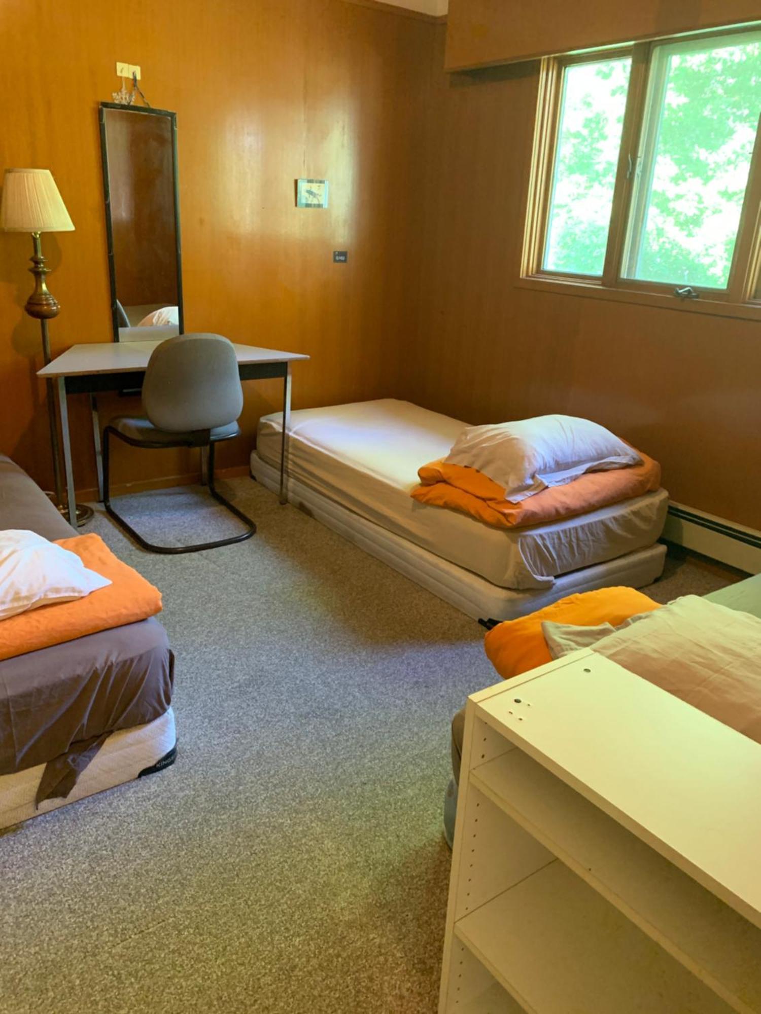 Vancouver Backpacker House - 10 Min Walk To Metrotown Skytrain Station Burnaby Bagian luar foto
