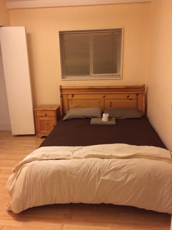 Vancouver Backpacker House - 10 Min Walk To Metrotown Skytrain Station Burnaby Bagian luar foto